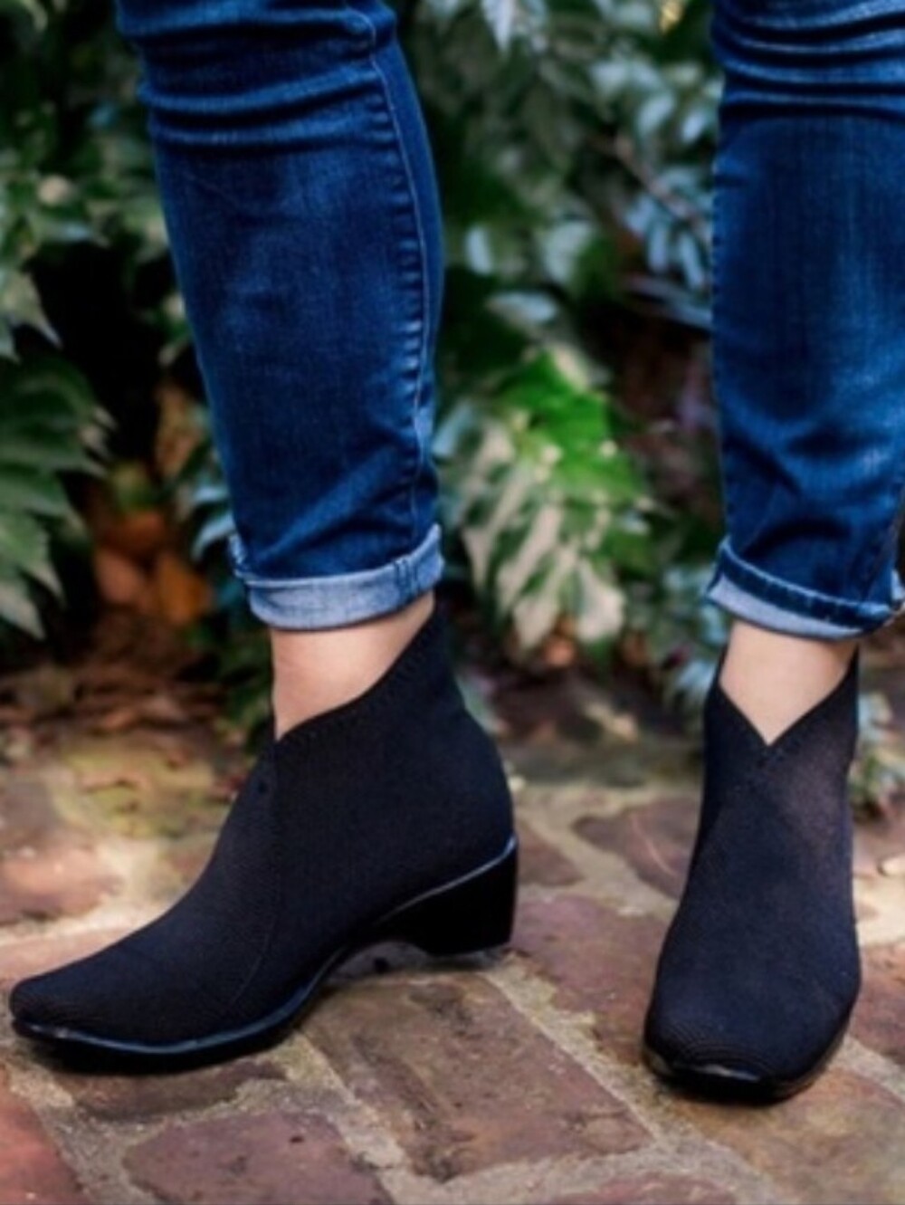 Charleston Shoe Co Lower King Bootie Sock Boot Size 8 Black Woven Slip‎ On